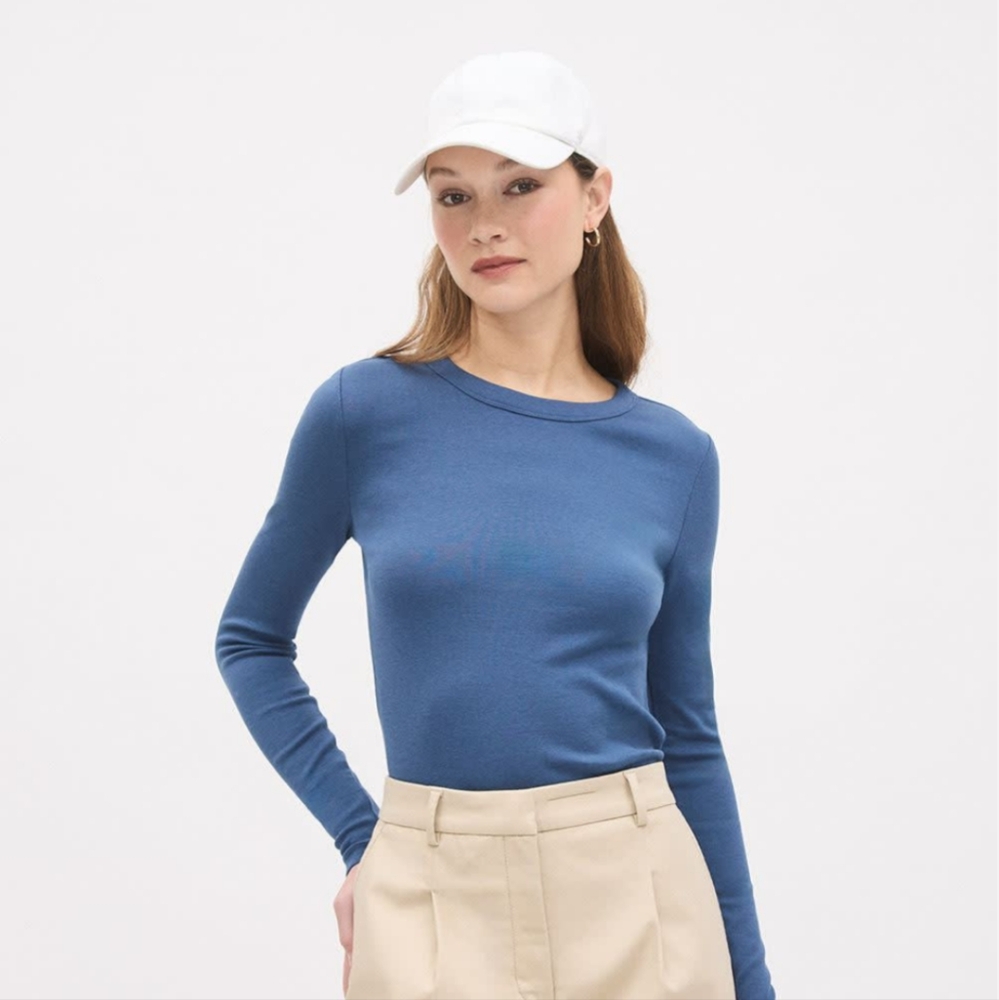 NWT New W Tags Super Soft Gorgeous Deep Blue Long Sleeve Tee Excellent Quality